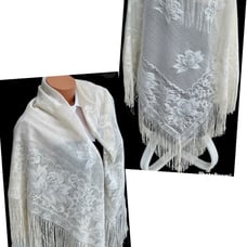 Vtg 70s Natural Beige Crochet Floral Fringed Full Body Long Shawl Wrap Scarf
