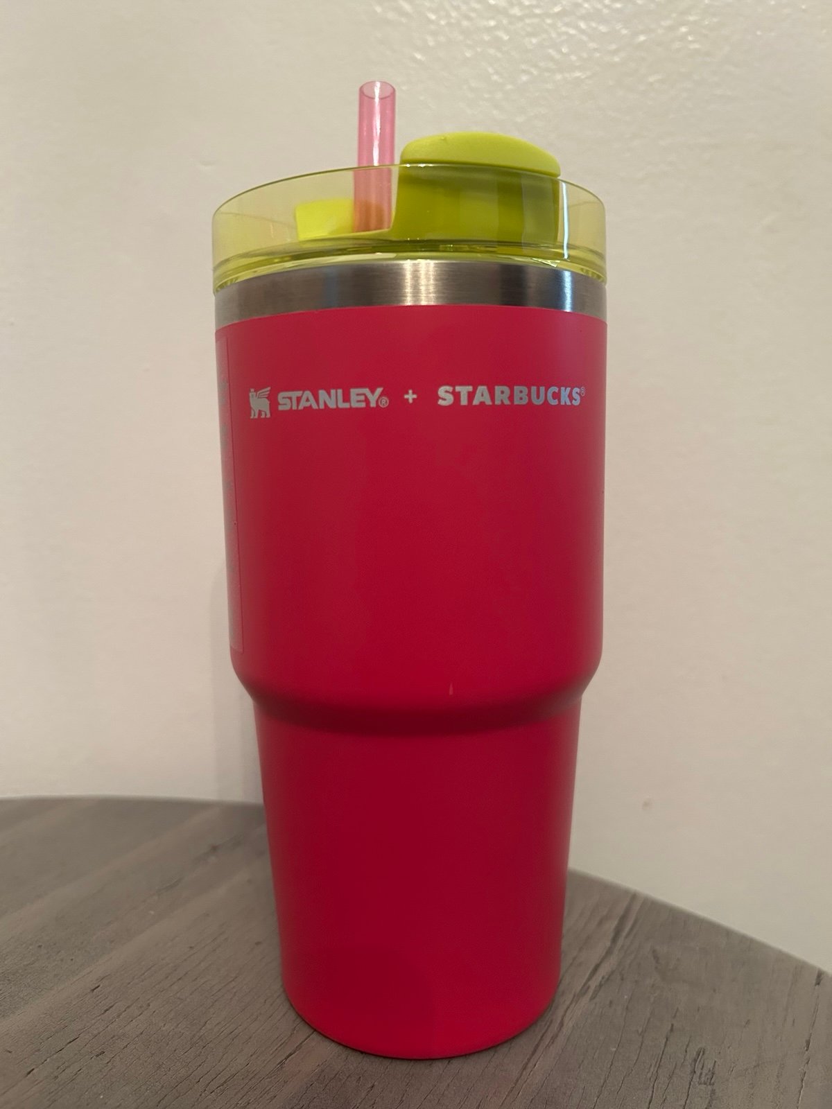 Stanley x Starbucks Pink 20 oz (Latin America Release) Mexico