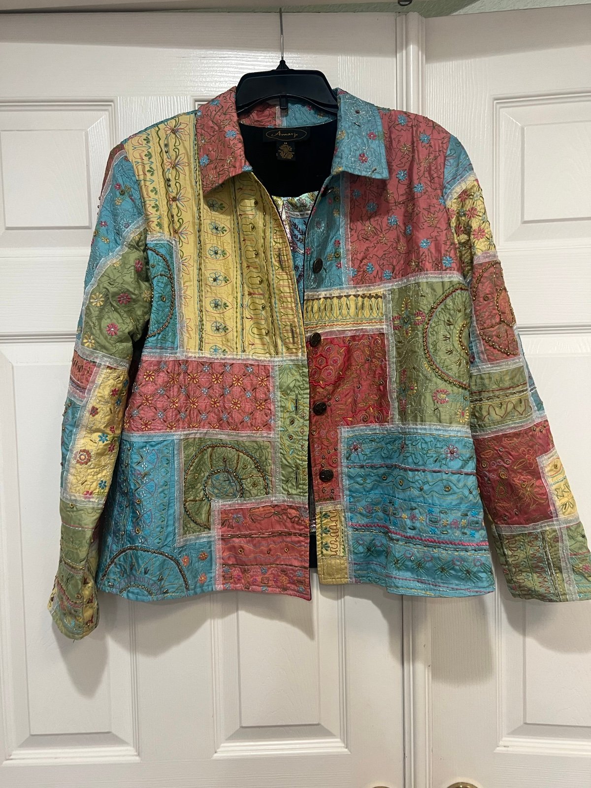 Vintage Amarje patchwork Beaded Embroidered 100% Silk Art to wear Jacket blazer