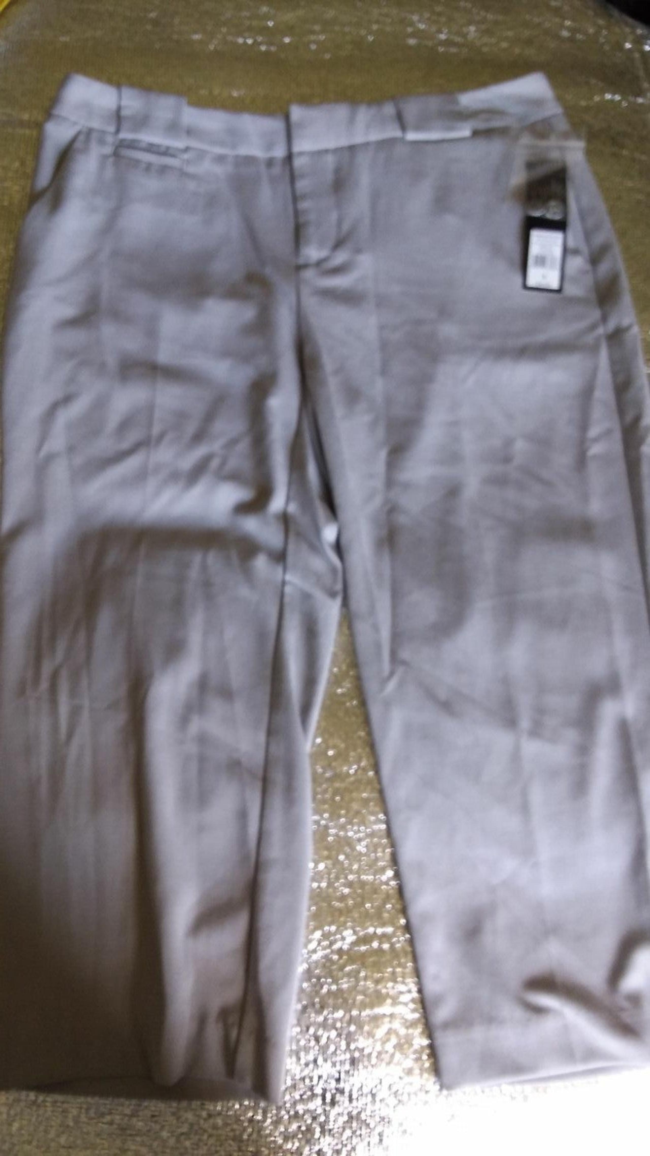 NWT Sz.6 Womens Daisy Fuentes Gray Capri
