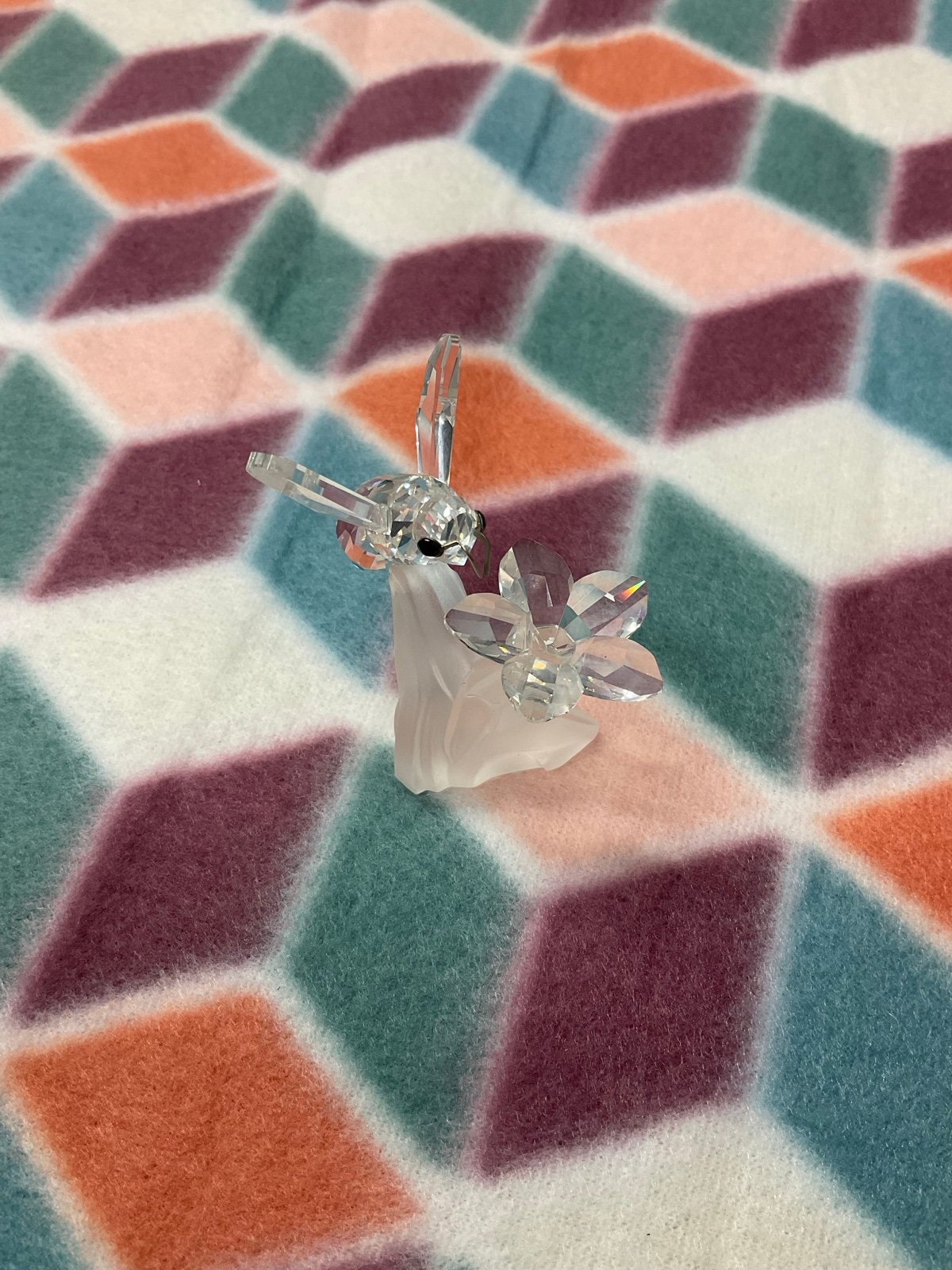 Beautiful Swarovski Silver Crystal Bumble Bee on a Flower! ♥️
