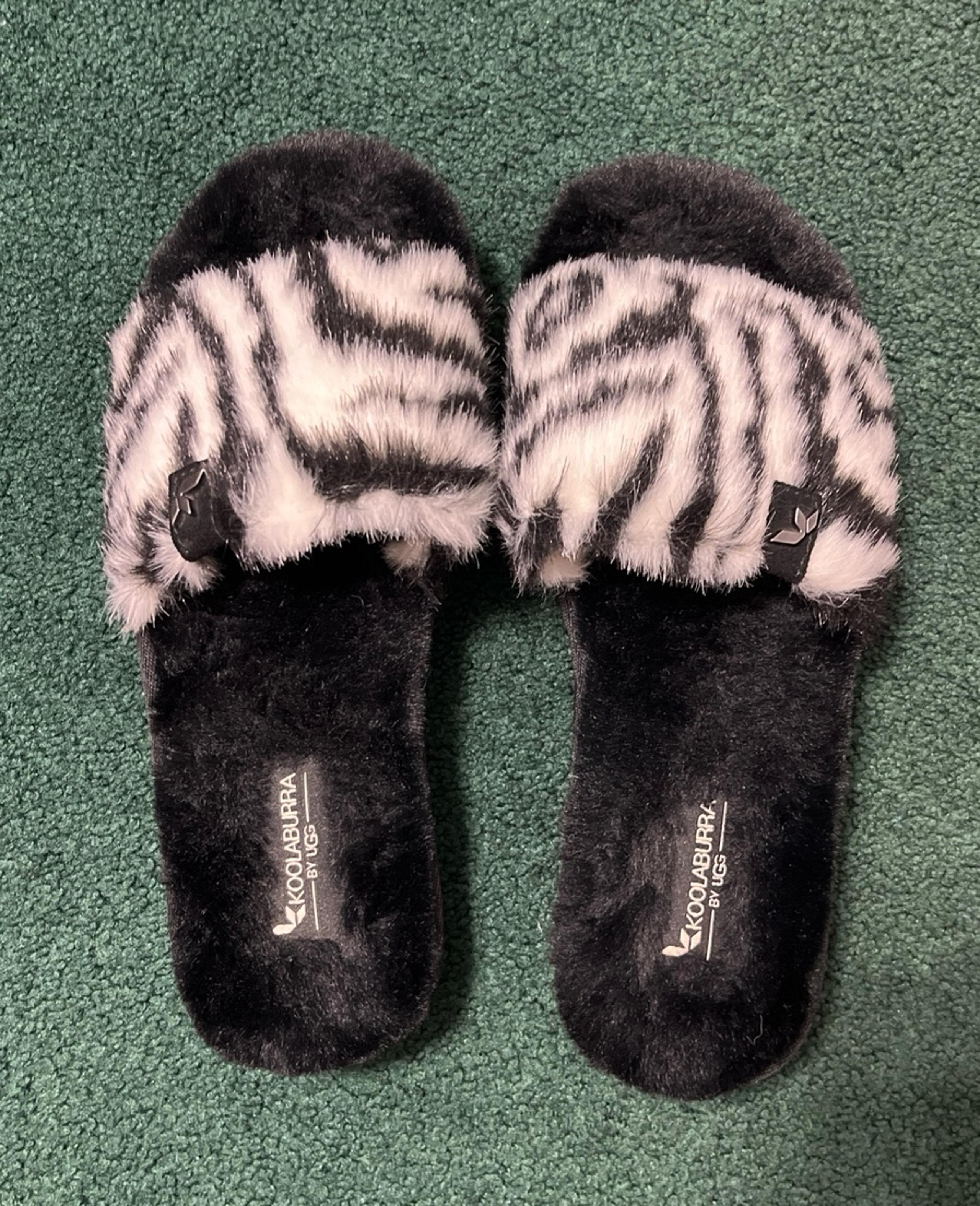Koolaburra by UGG Women's Fuzz-Ah Zebra