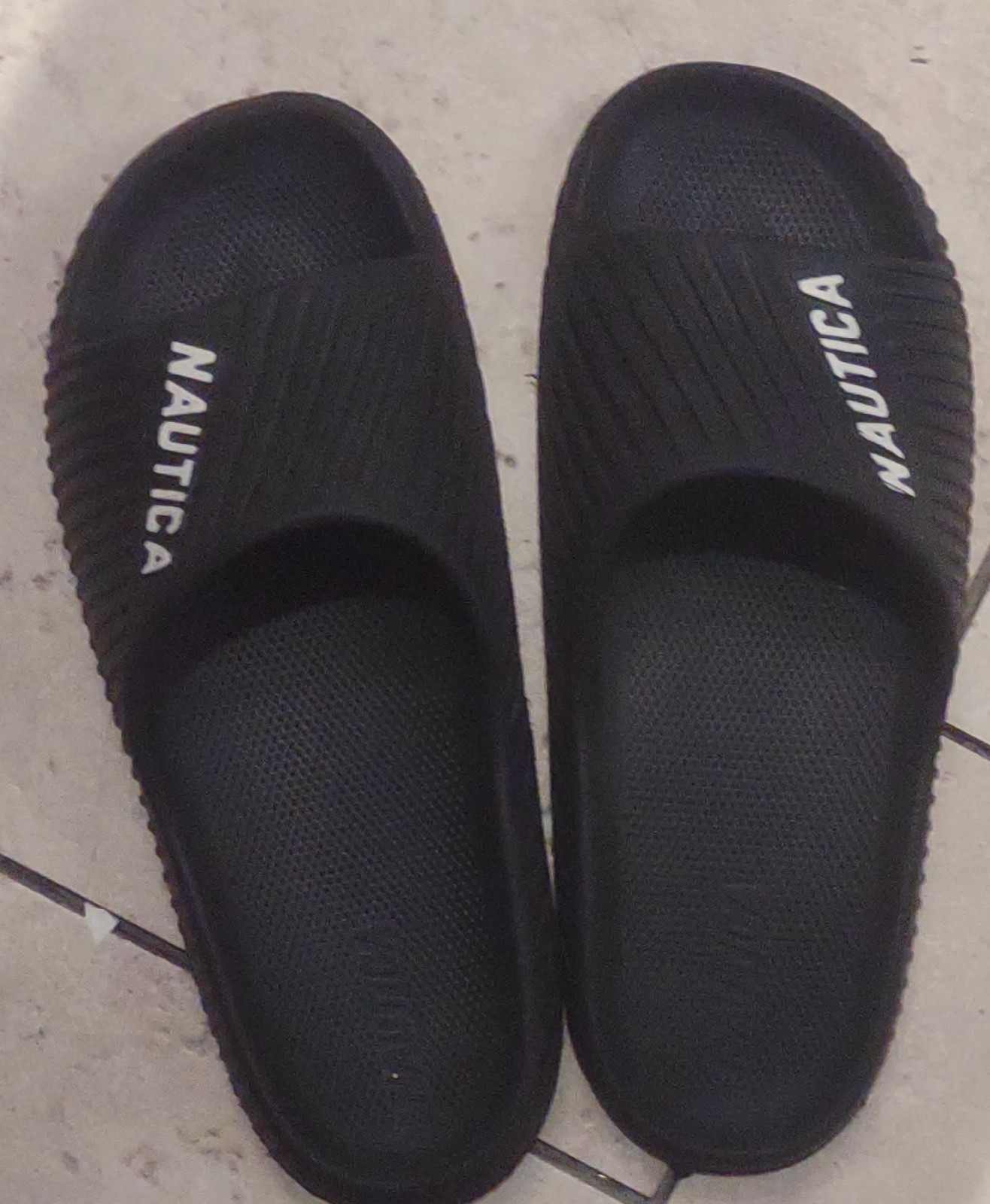 Woman's Nautica slides