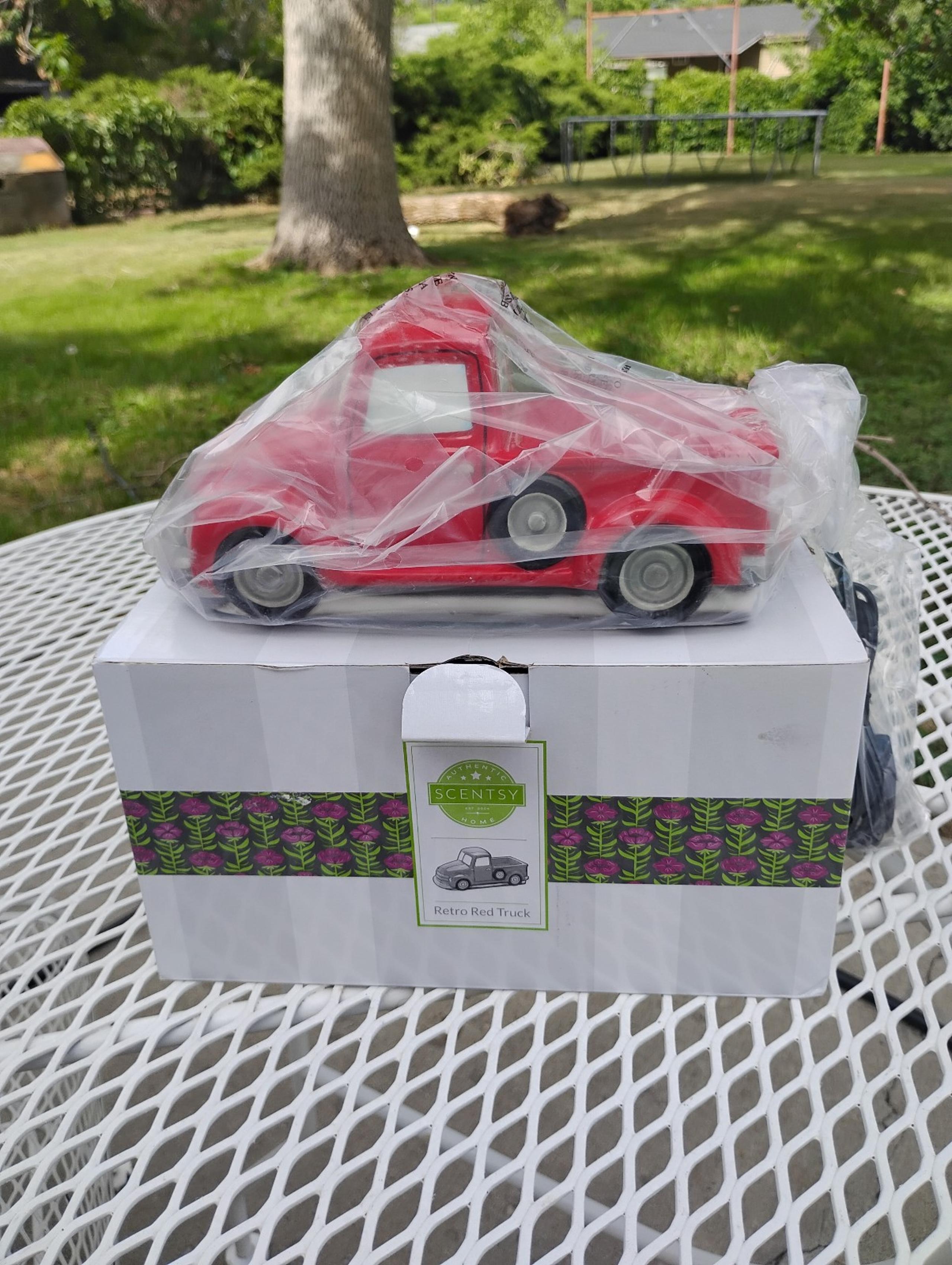 Scentsy Wax Warmer Retro Red Truck