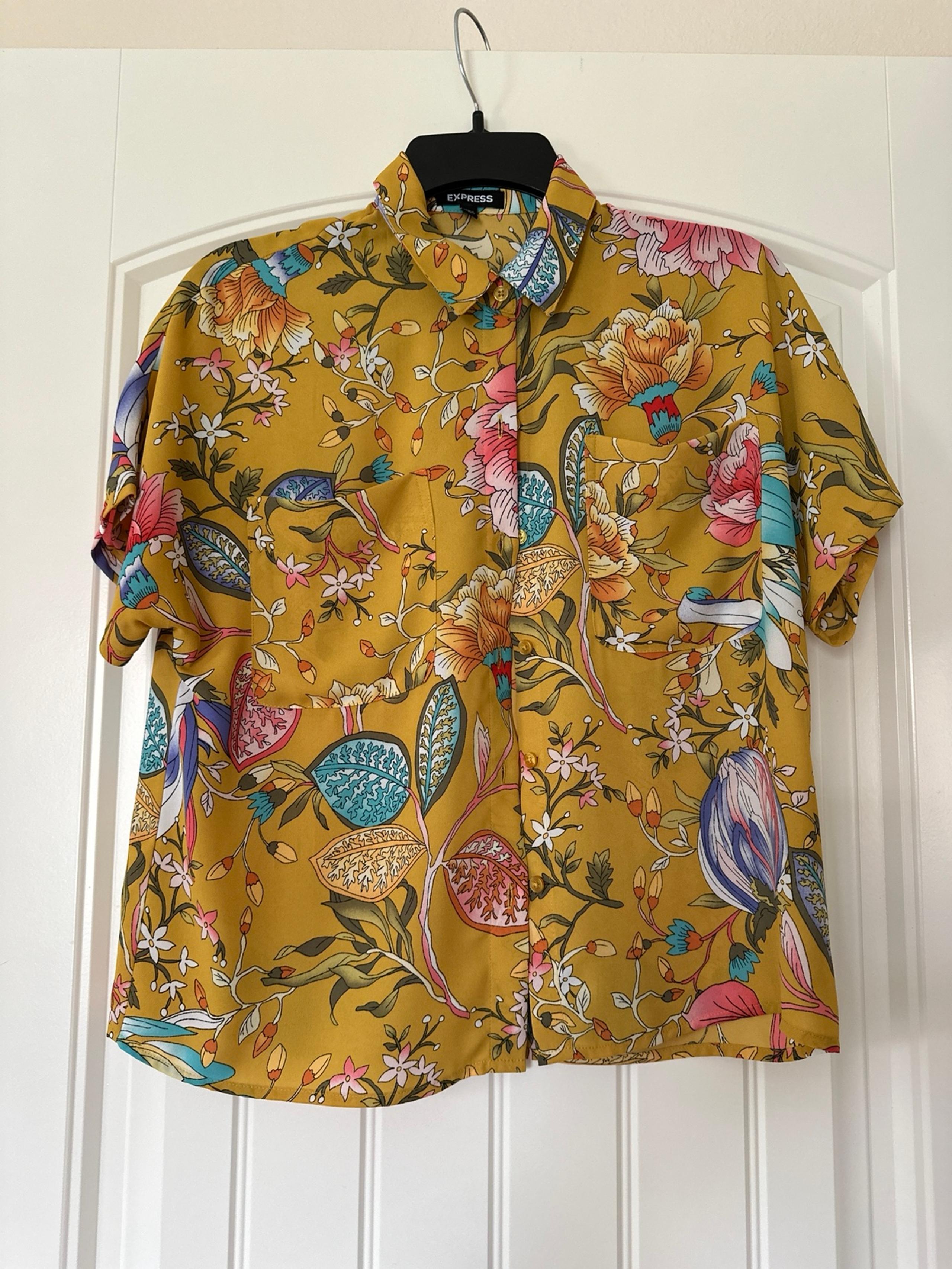 Express short sleeve women’s shirt xsmall  like new