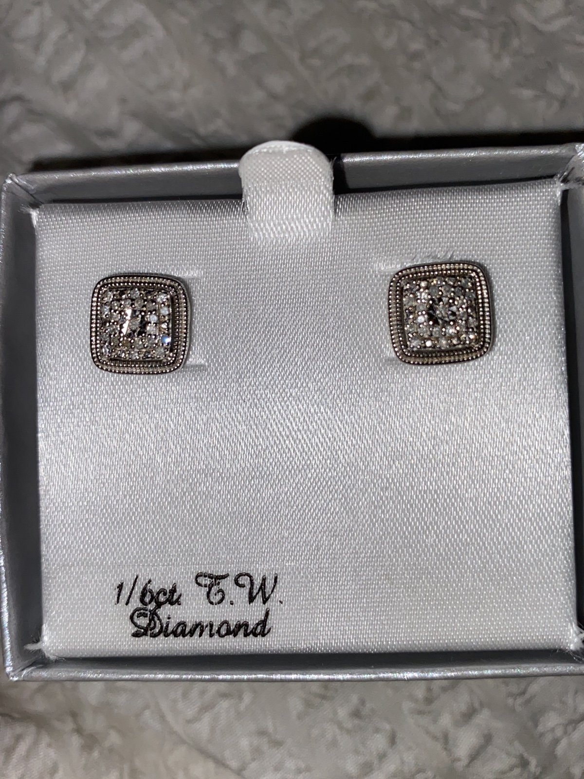 sterling silver 1/6 cttw diamond earrings