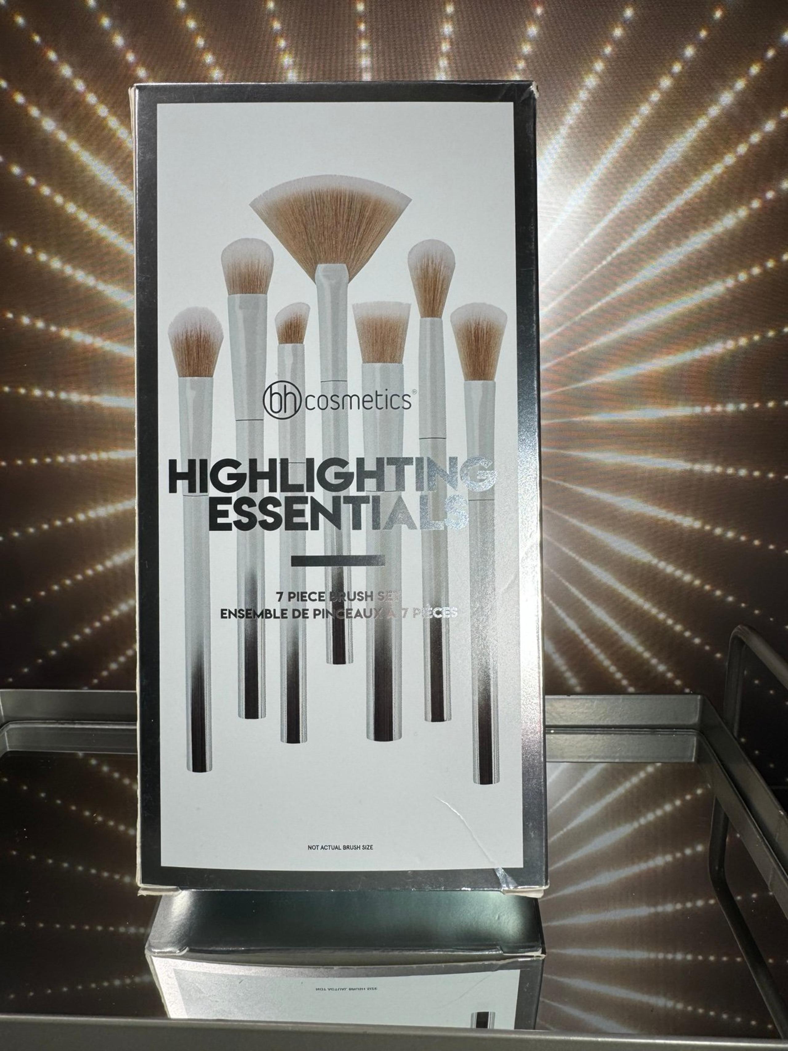 - 7pc Highlighting Essentials Makeup Brush Set - BNIB - Bh Cosmetics