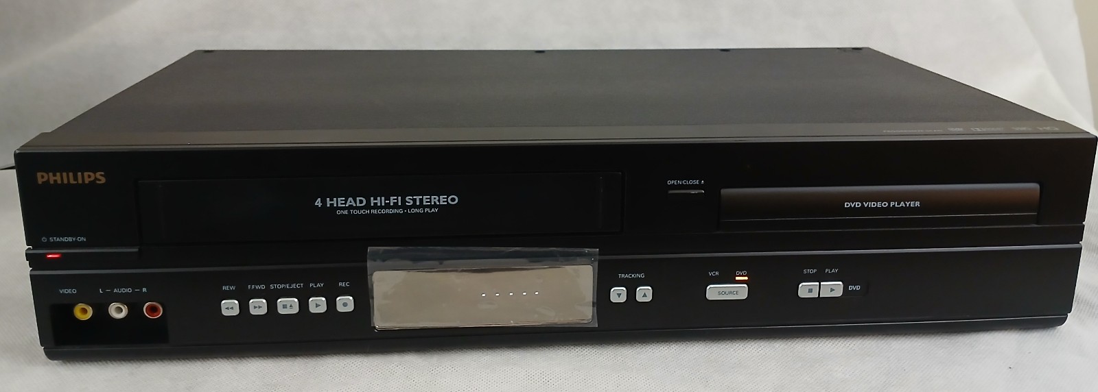 PHILIPS VIDEO CASSETTE RECORDER/DVD PLAYER MODEL NO. DVP3345VB/F7 A