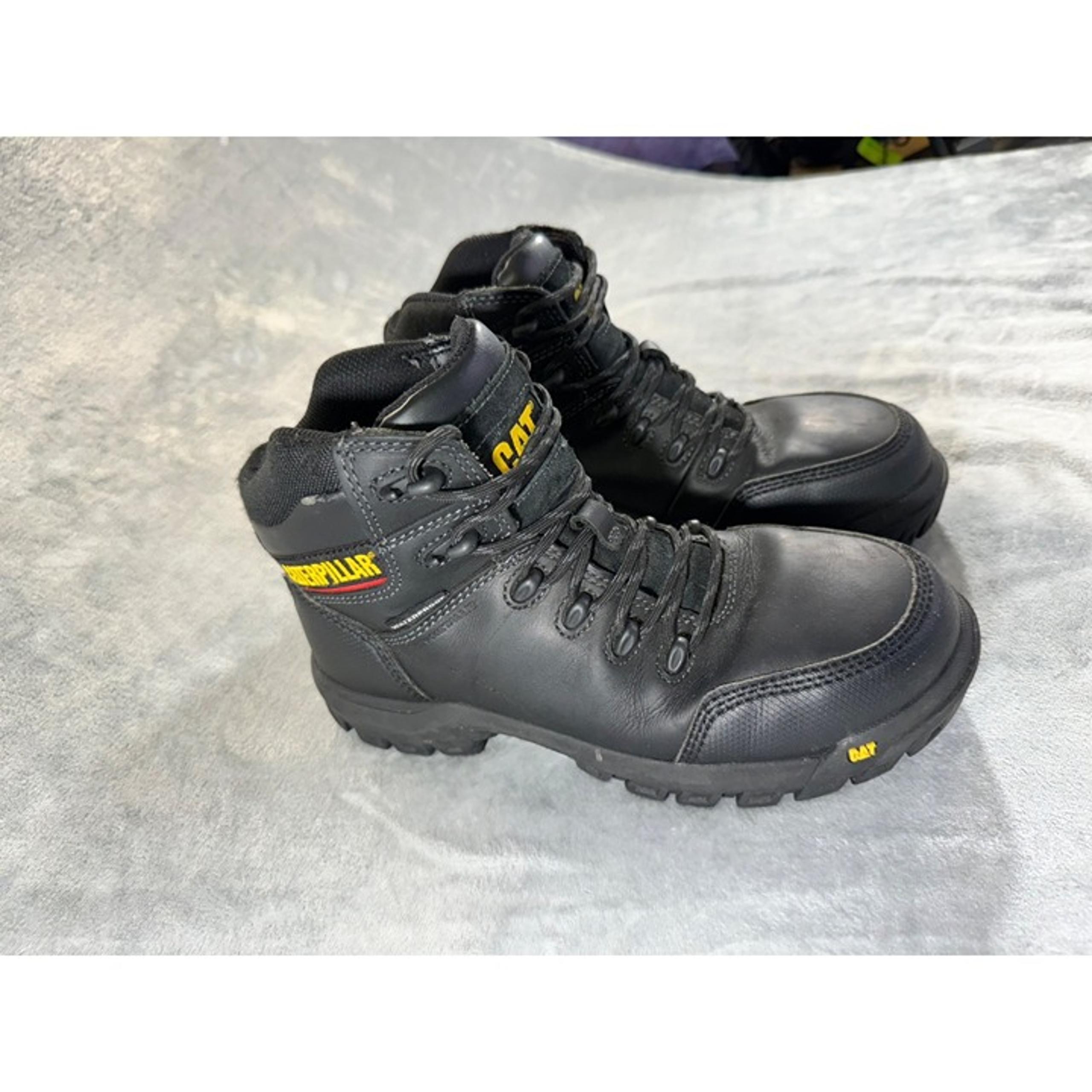 Caterpillar mens boots 7 waterproof composite Safety toe work boot