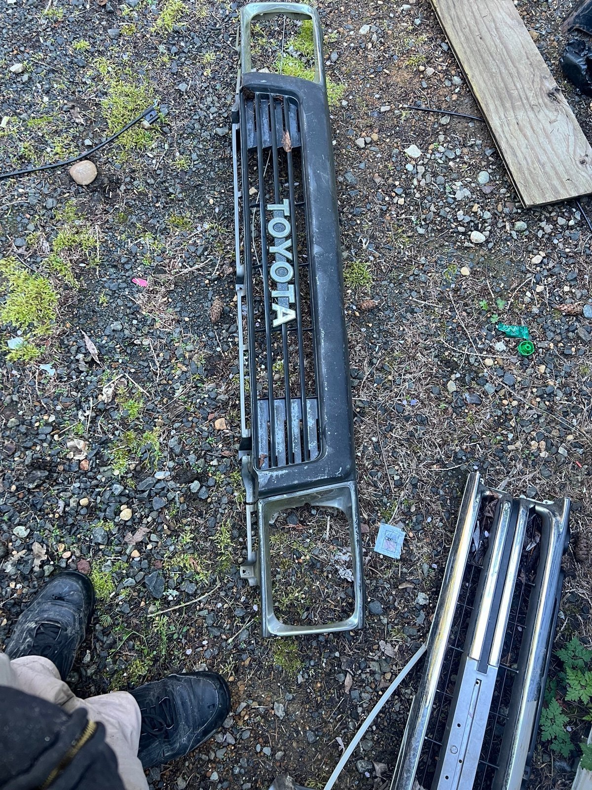 1989 Toyota pickup front grill