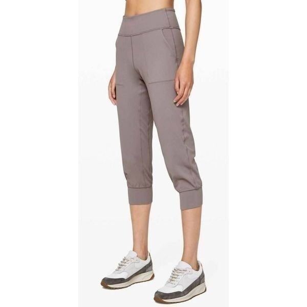 LULULEMON ATHLETICA Align Jogger Crop '23 in Half Moon Size 6