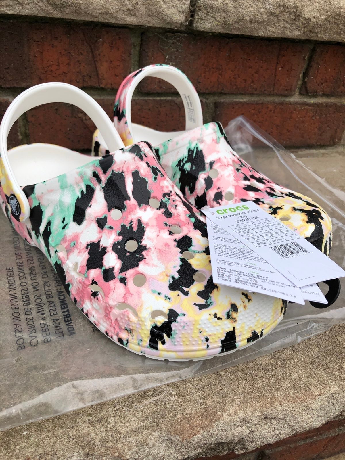 W7 Crocs Women Baya Clog, Tie Dye