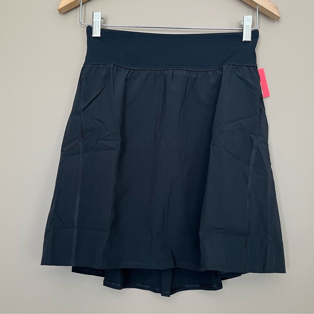 {SPANX} SPANXshape Get Moving 17 Skort in Black - Womens Small - NWT