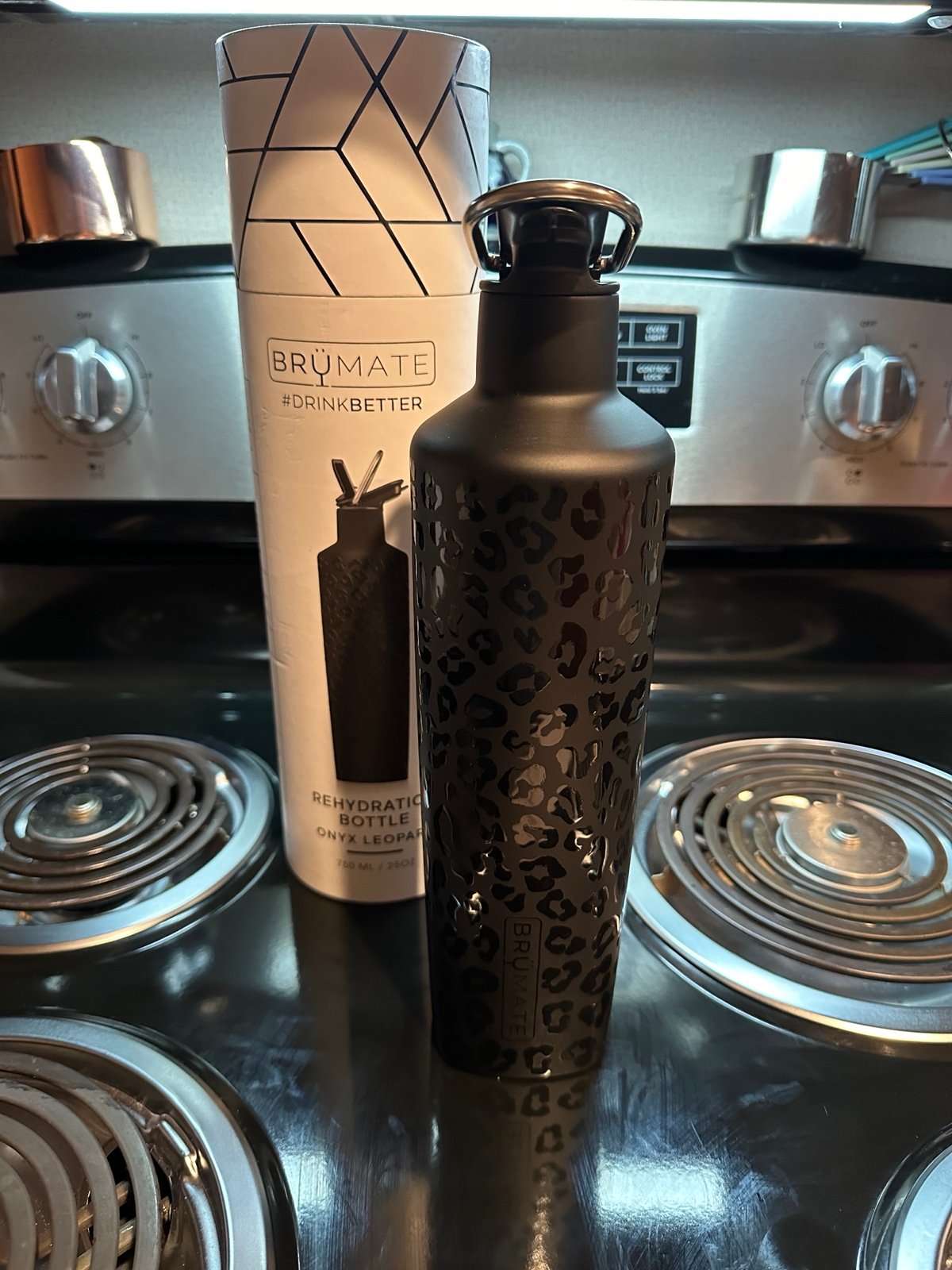 BrüMate Onyx Leopard Rehydration Bottle 25oz
