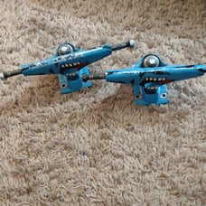 Rare KRUX TRUCK SCREAMING HAND skateboard truck Santa