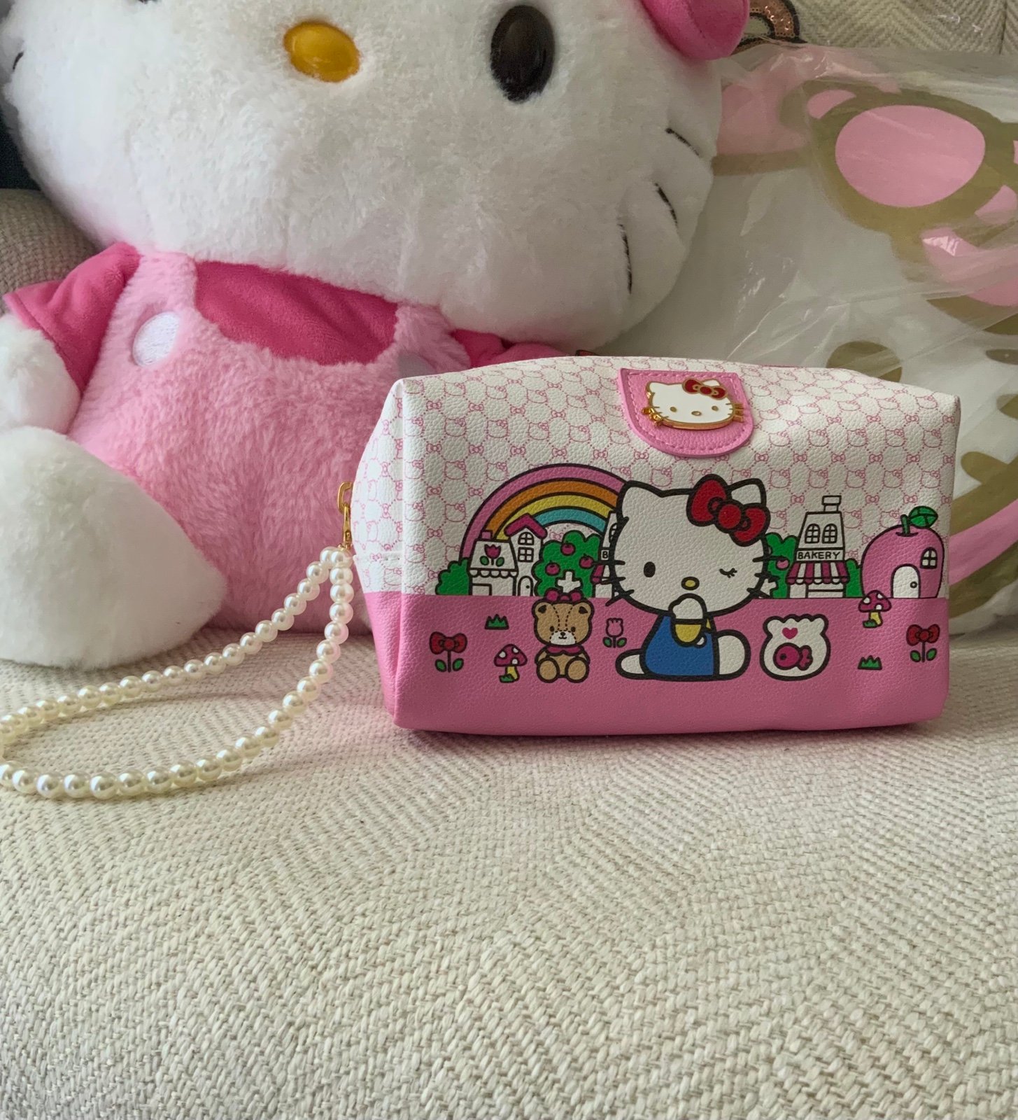 hello kitty cosmetic bag