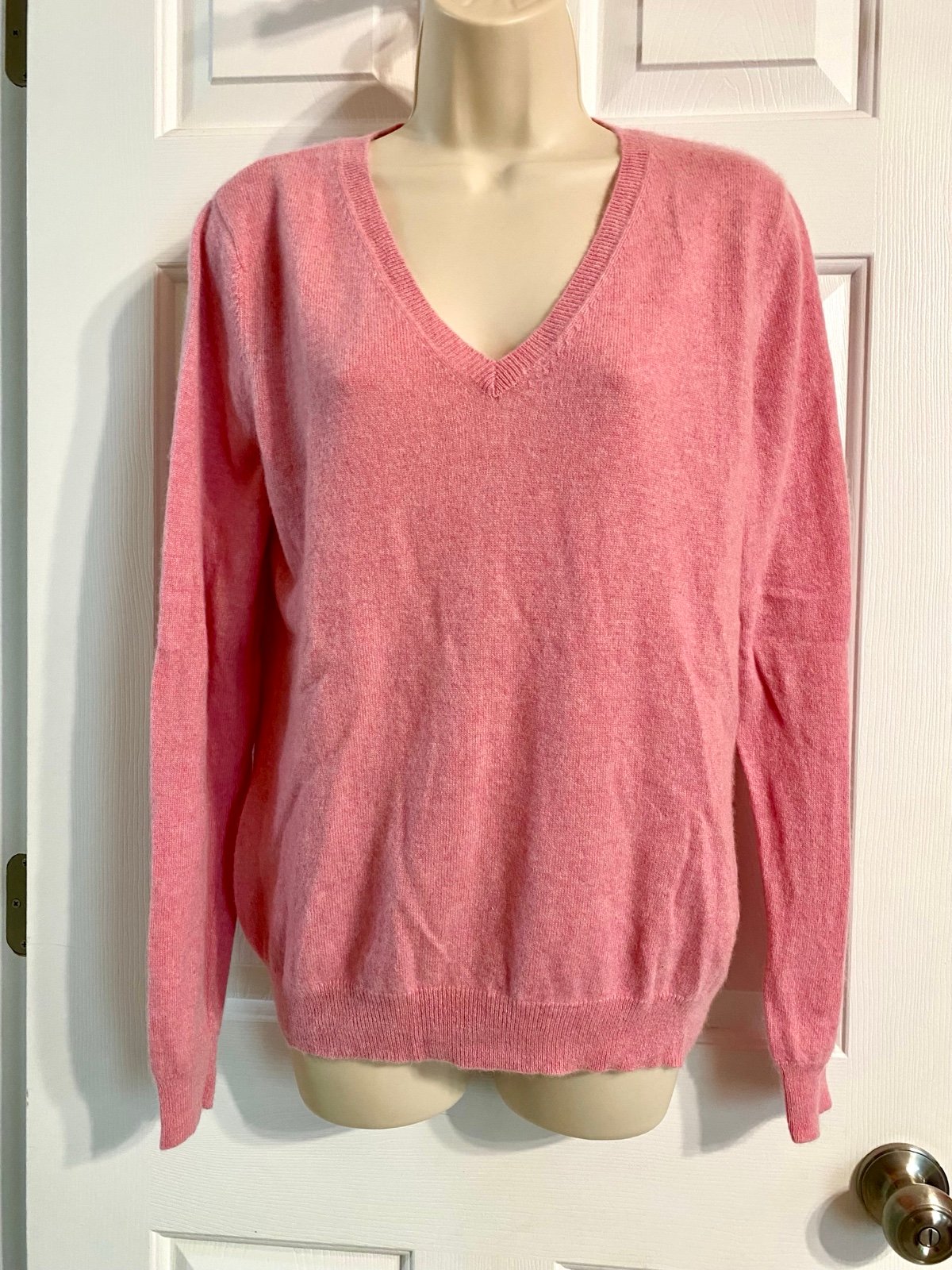 Jaclyn Smith Pink 2ply Cashmere Vneck Sweater -orig 120.