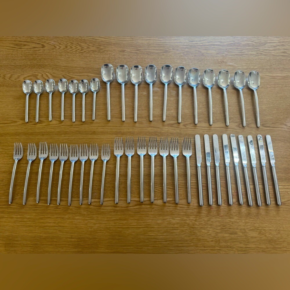 Mikasa Zena Japan Elegant Silver Cutlery Set 43 Piece Silverware Set