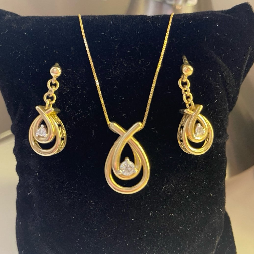 10K Gold Diamond Earrings and Necklace Set