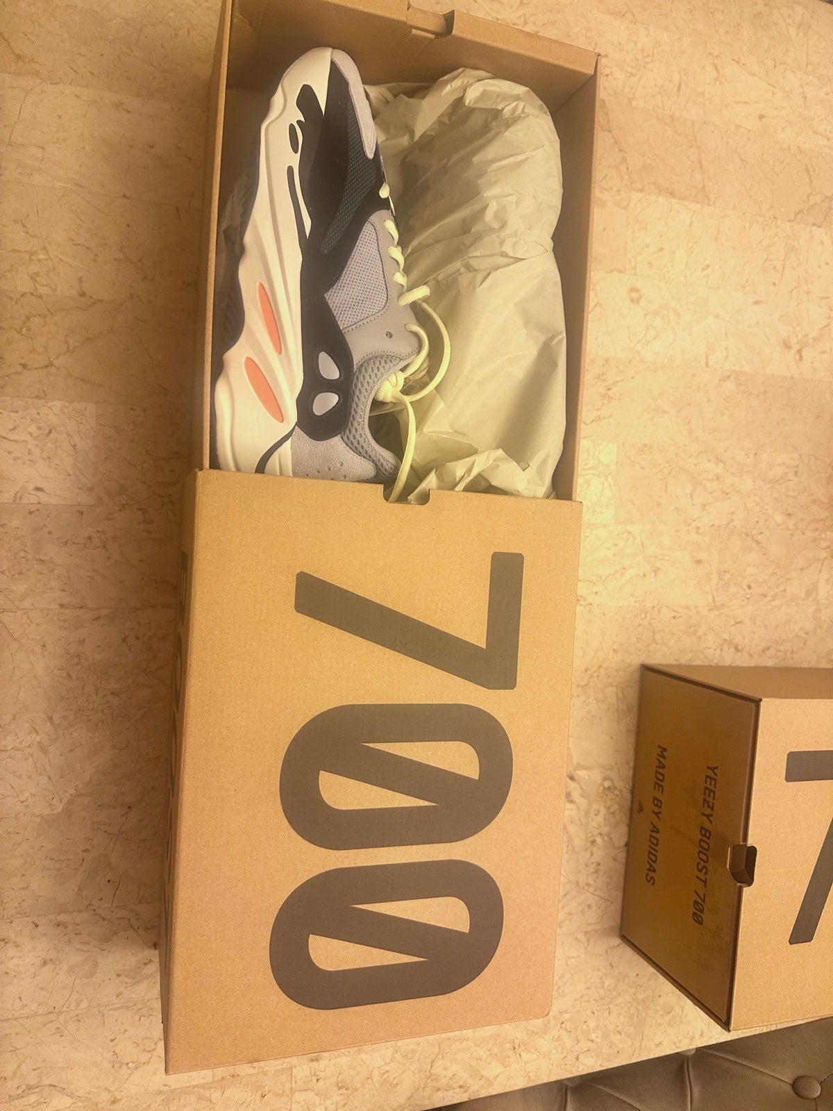 Insider Sale - Yeezy Adidas Boost 700 Wave Runner - Thrifty Thursday Throwdown:£251[hoMen_5102593ua]