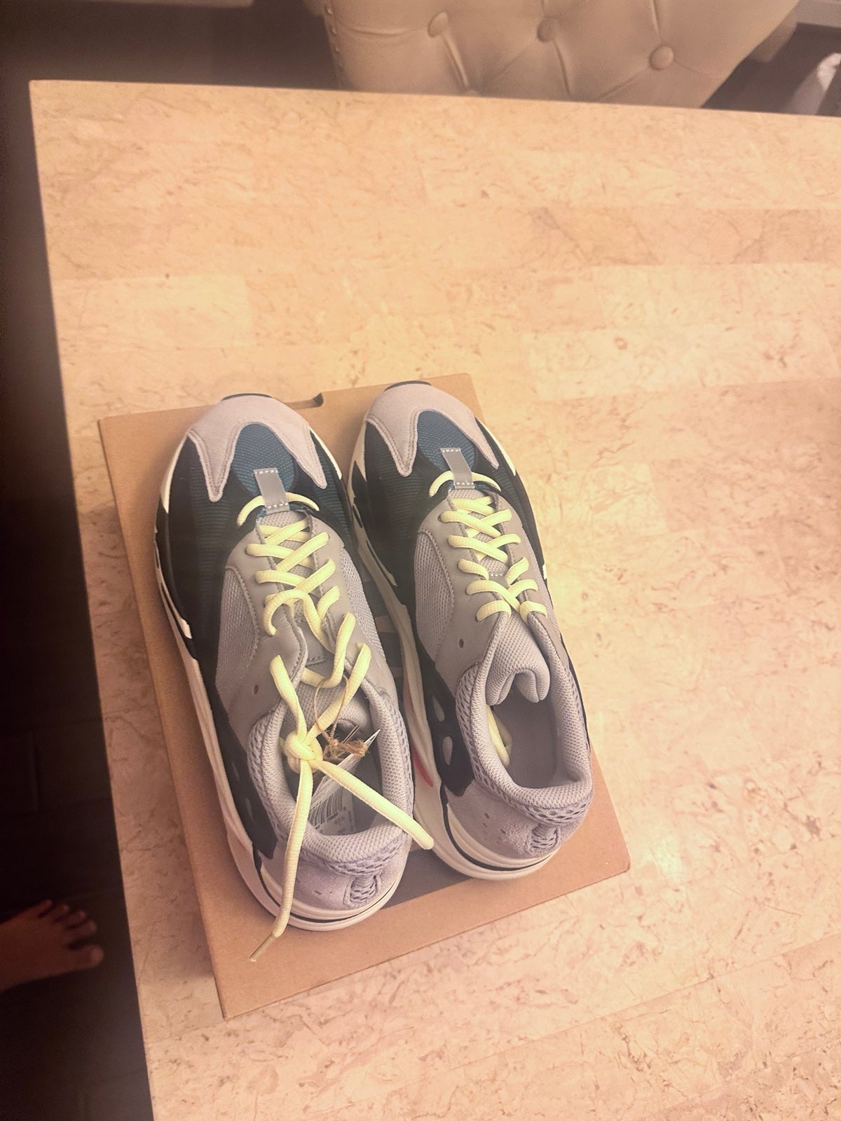 Insider Sale - Yeezy Adidas Boost 700 Wave Runner - Thrifty Thursday Throwdown:£251[hoMen_5102593ua]