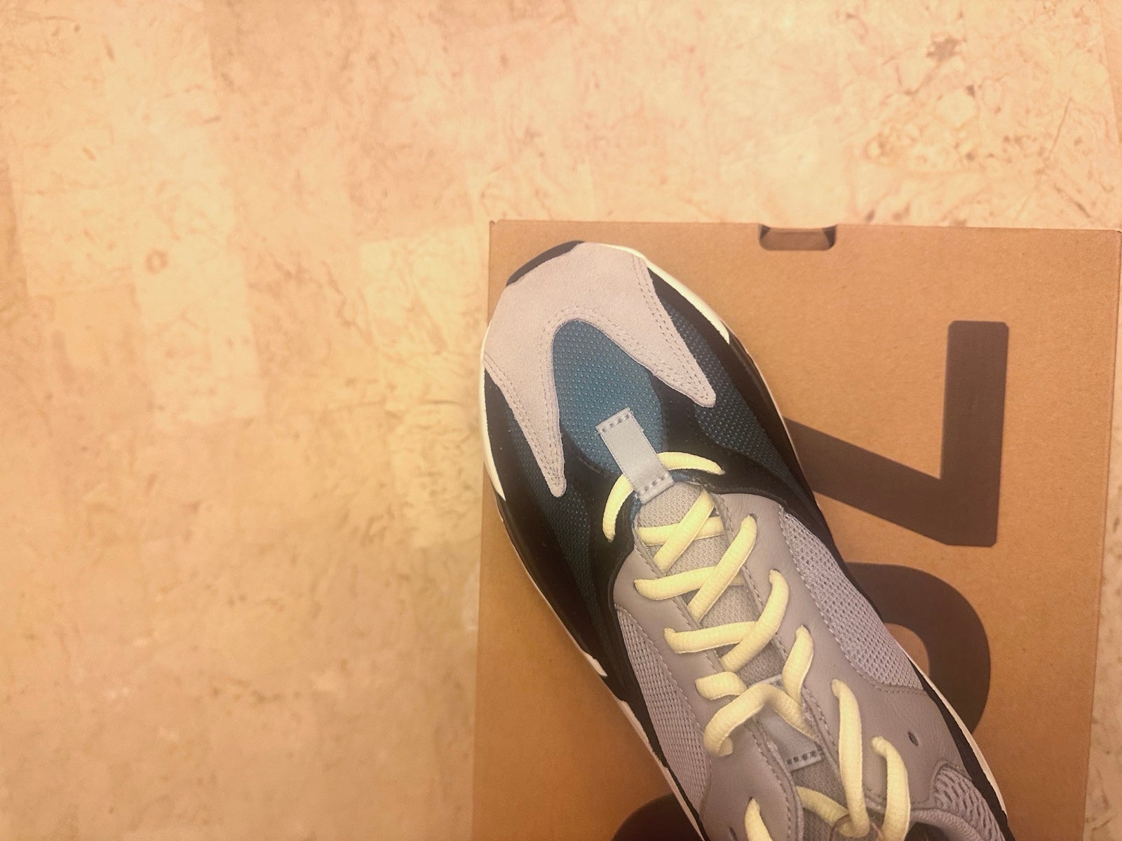 Insider Sale - Yeezy Adidas Boost 700 Wave Runner - Thrifty Thursday Throwdown:£251[hoMen_5102593ua]