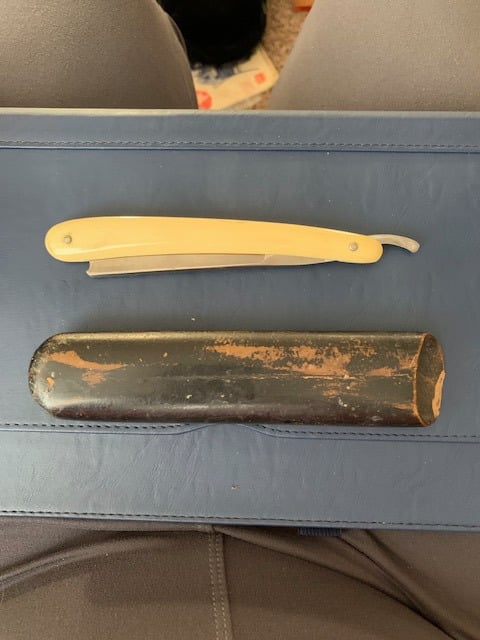 Vintage straight edge razor, Sheffield, good condition