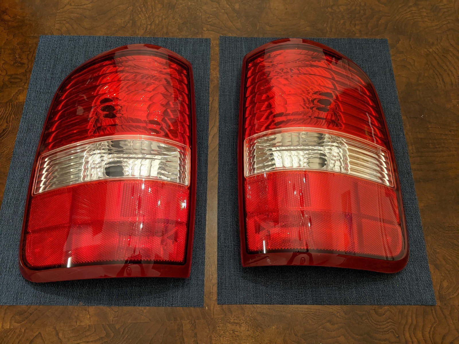 Ford F-150 truck stock Factory tail light Driver side & Passenger 2004-2008