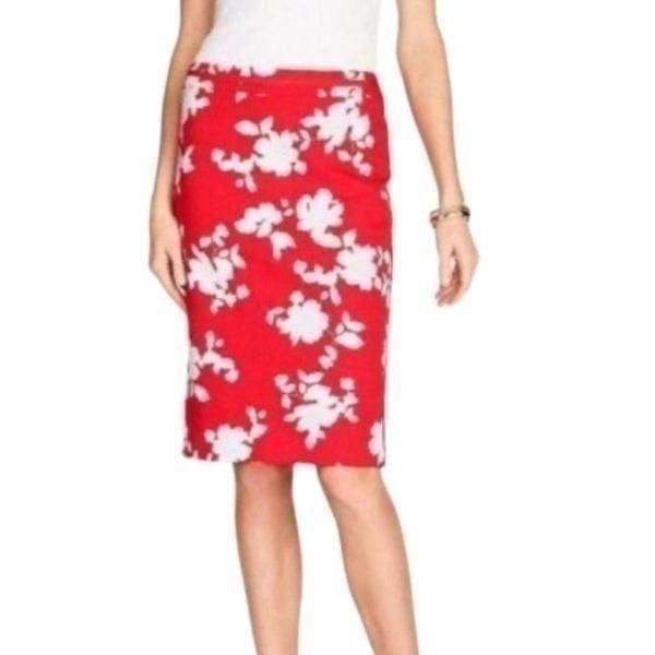 Talbots Women's Red and White Floral Skirt Size 6