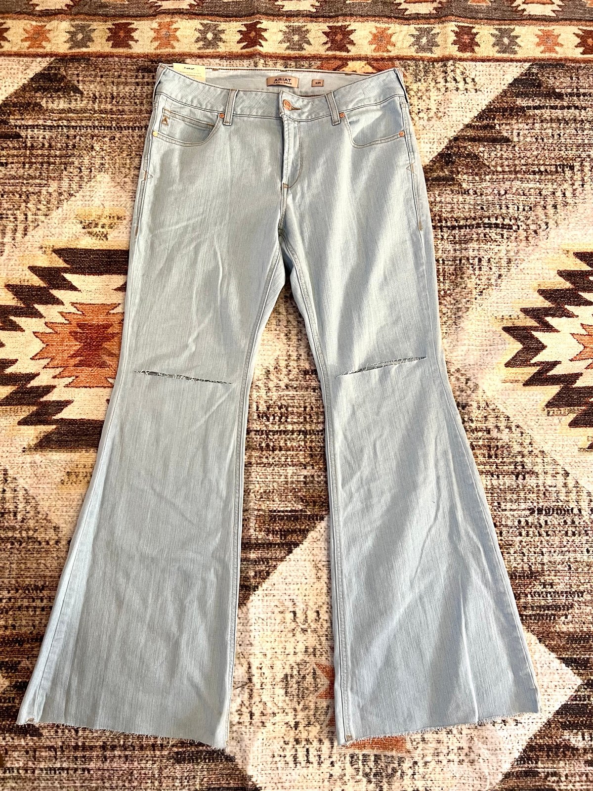 NWT Ariat Woman’s Perfect Rise Flare Light Wash Stretchy Western Jeans Size 33R