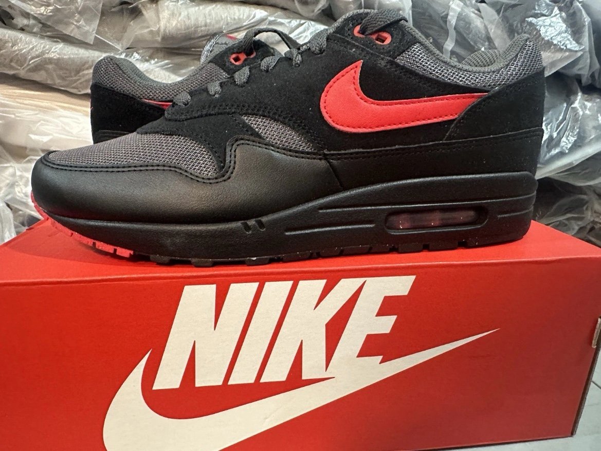 Nike Air Max 1 Essential Vamps ‼️STEAL PRICE ‼️ Size 11M