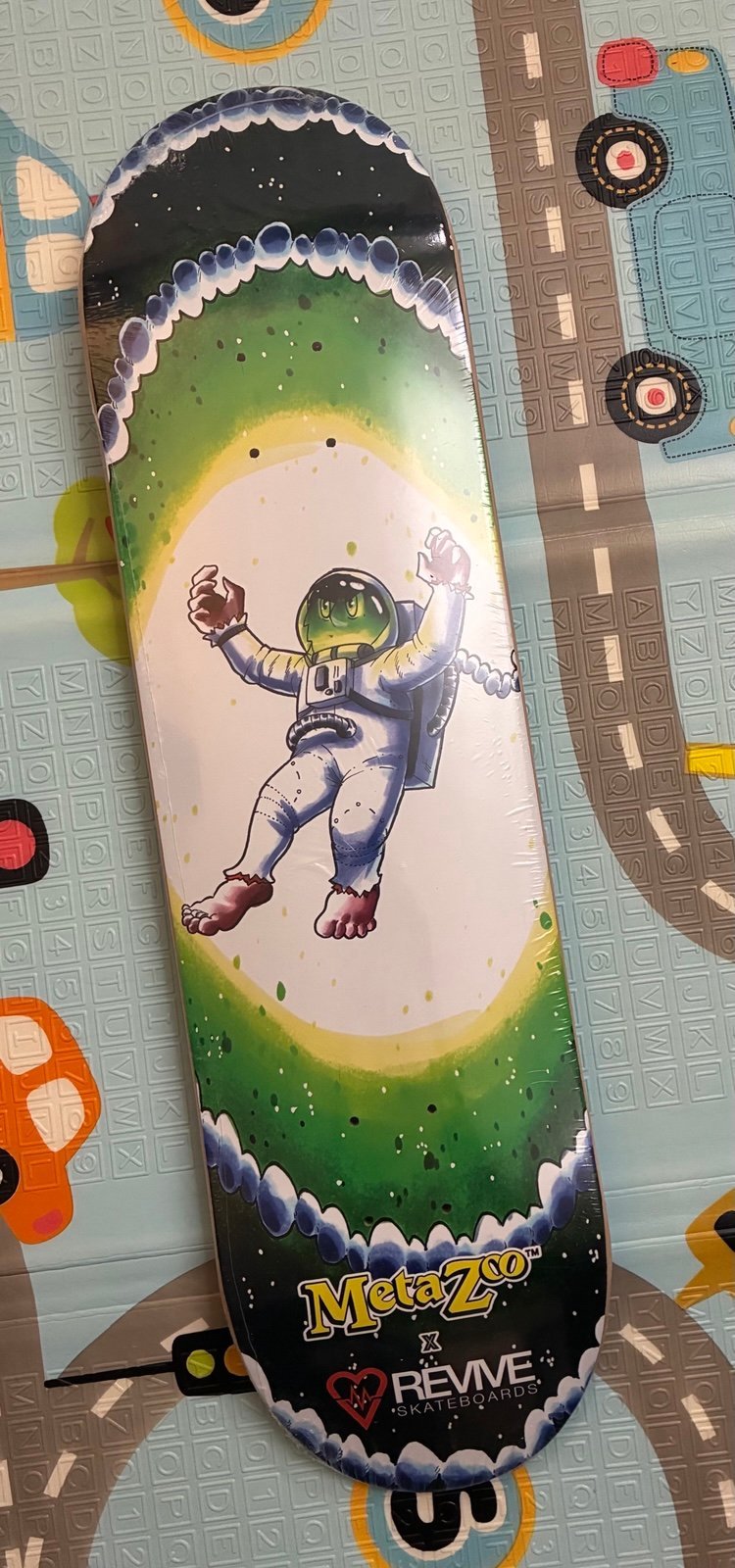MetaZoo Alien Bigfoot UFO Revive Skateboard Deck! RARE Brand new in shrink!
