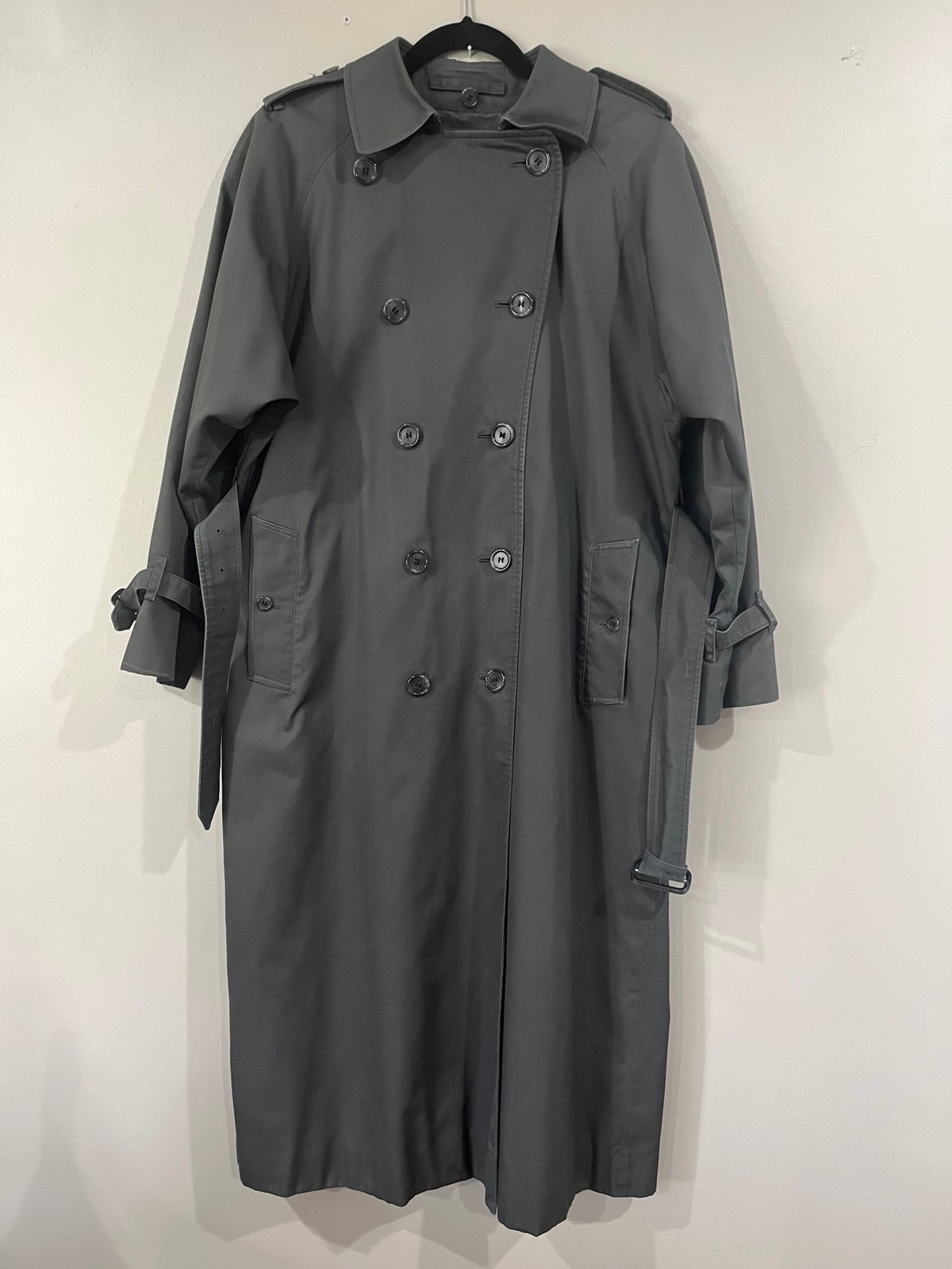 Vintage Burberrys trench coat 12 X Long. grey With 100% Wool Liner