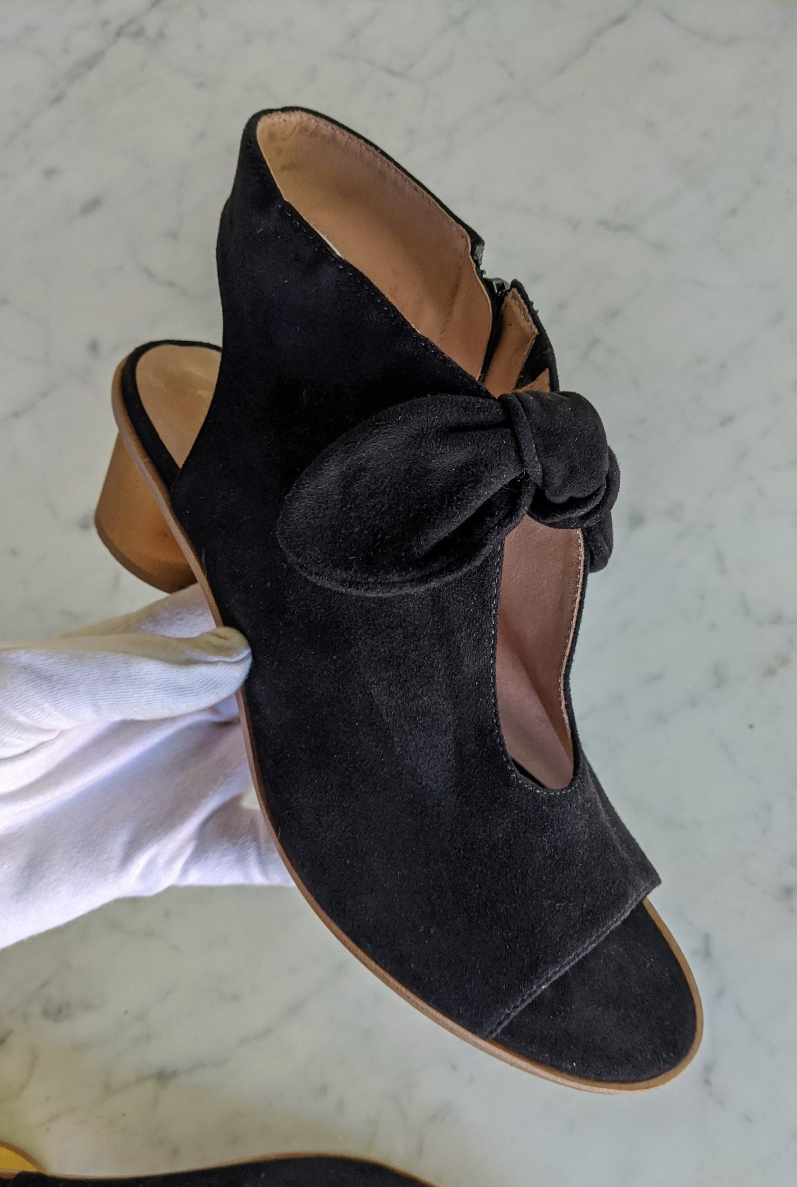 BERNARDO GORGEOUS DESIGNER SUEDE SHOES