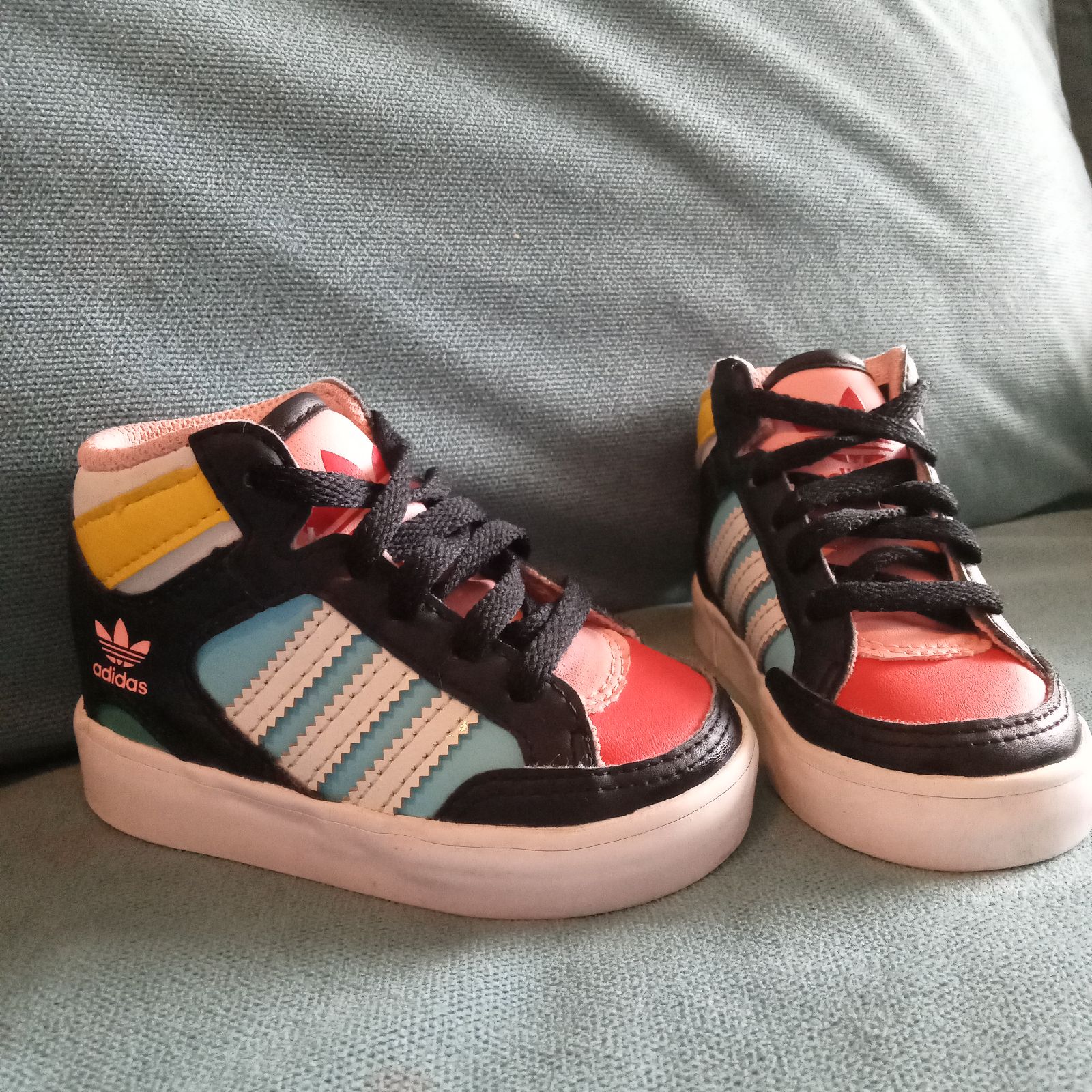 Adidas toddler shoes size 4