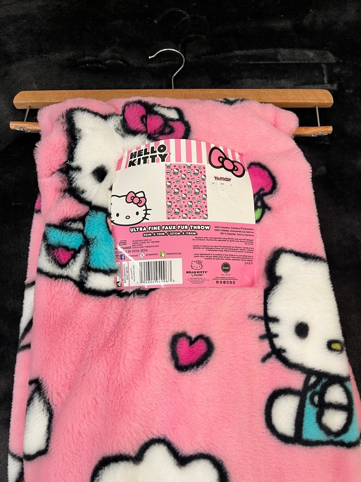 Hello Kitty ultra fine faux fur throw, cute valentine envelope.