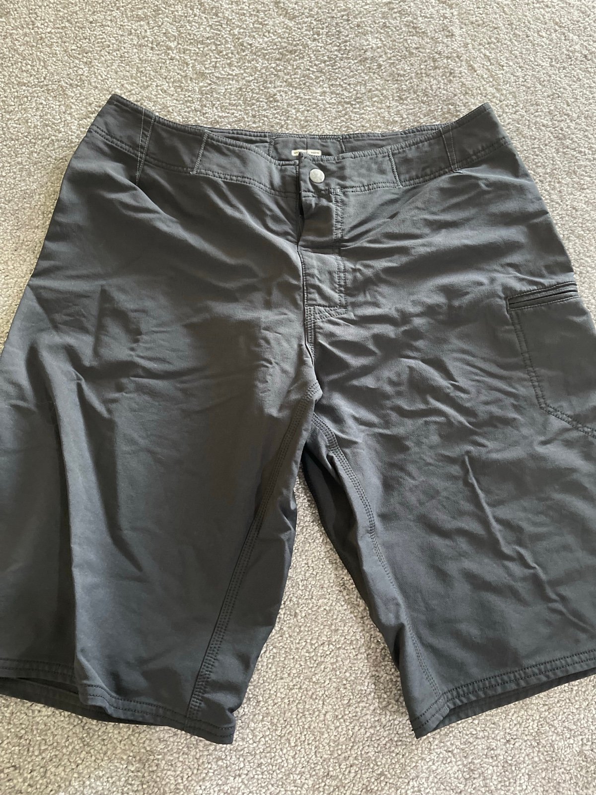Men’s Lululemon cargo shorts