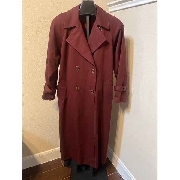 Holt Renfrew Classic Burgundy pure virgin wool raincoat sz 12