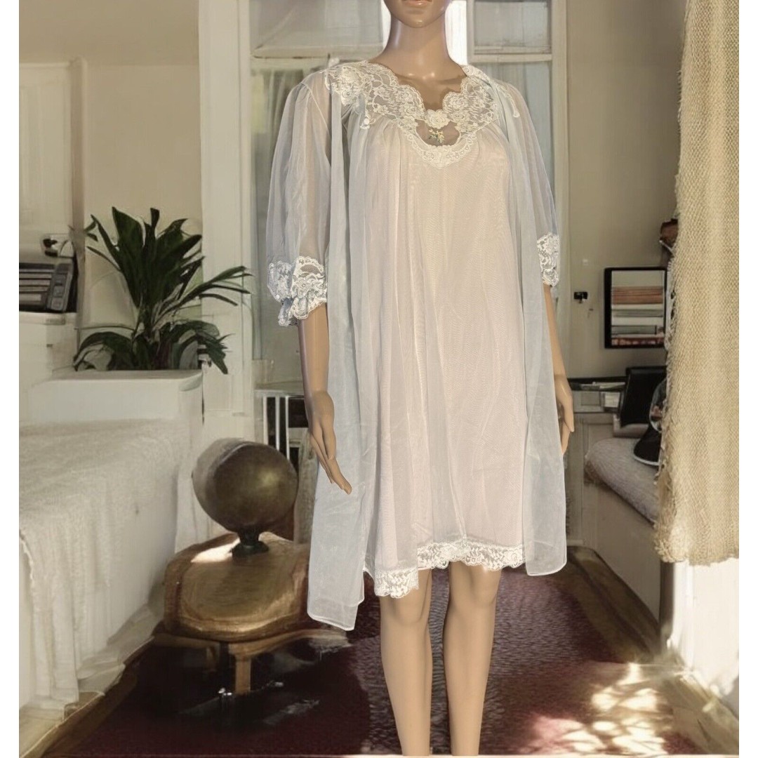 VINTAGE Vanity Fair Sheer Chiffon Peignoir Set Negligee Bridal Lace Sz XS