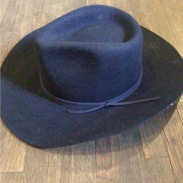 NEW! Rare Wyeth deep Navy curved rancher