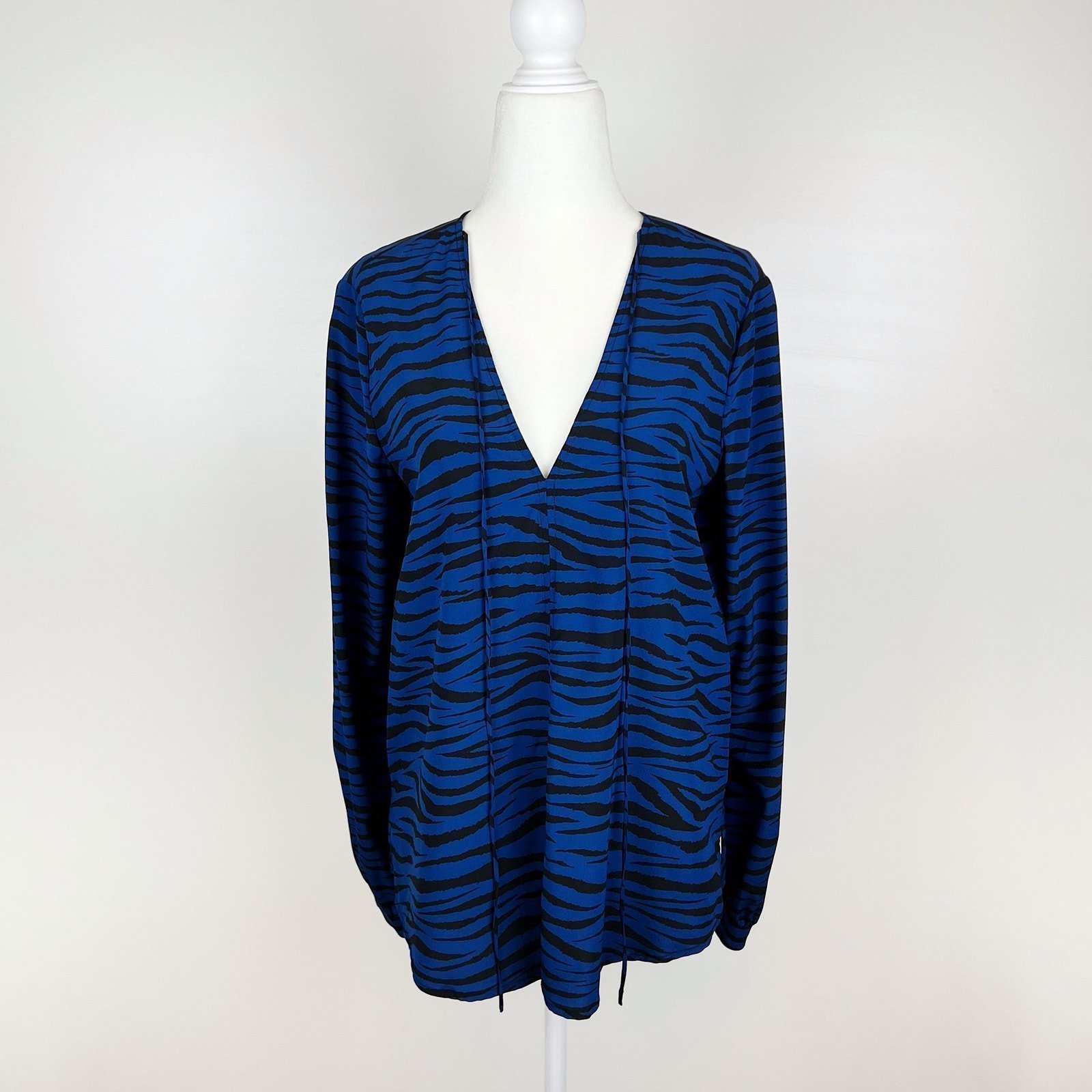 NWT ALC Womens Kirk Silk Top in Blue/Black Zebra Sz 4 Office Career Lightweight