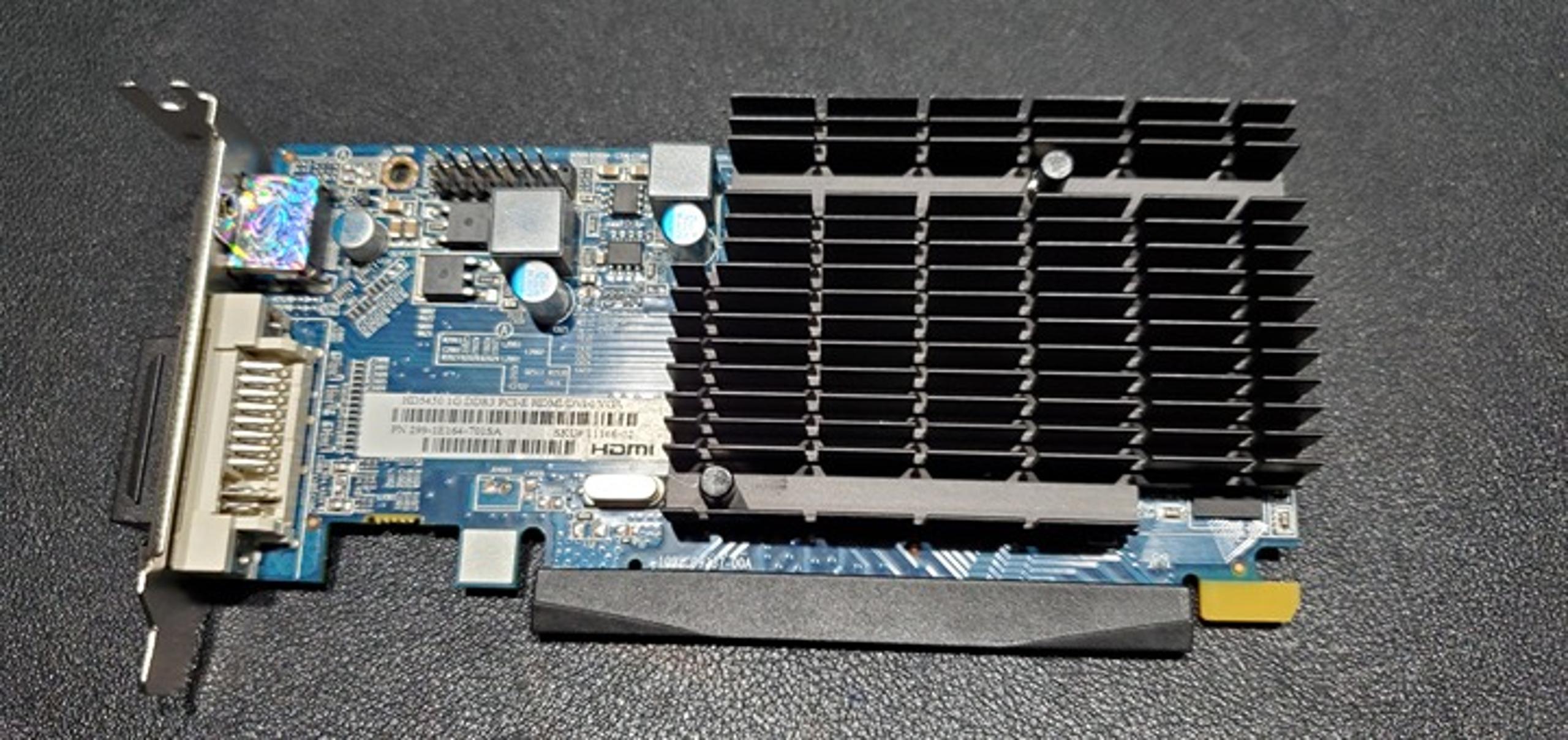 SAPPHIRE Radeon HD 5450 PCIe Graphics Video Card 1G VGA DVI HDMI