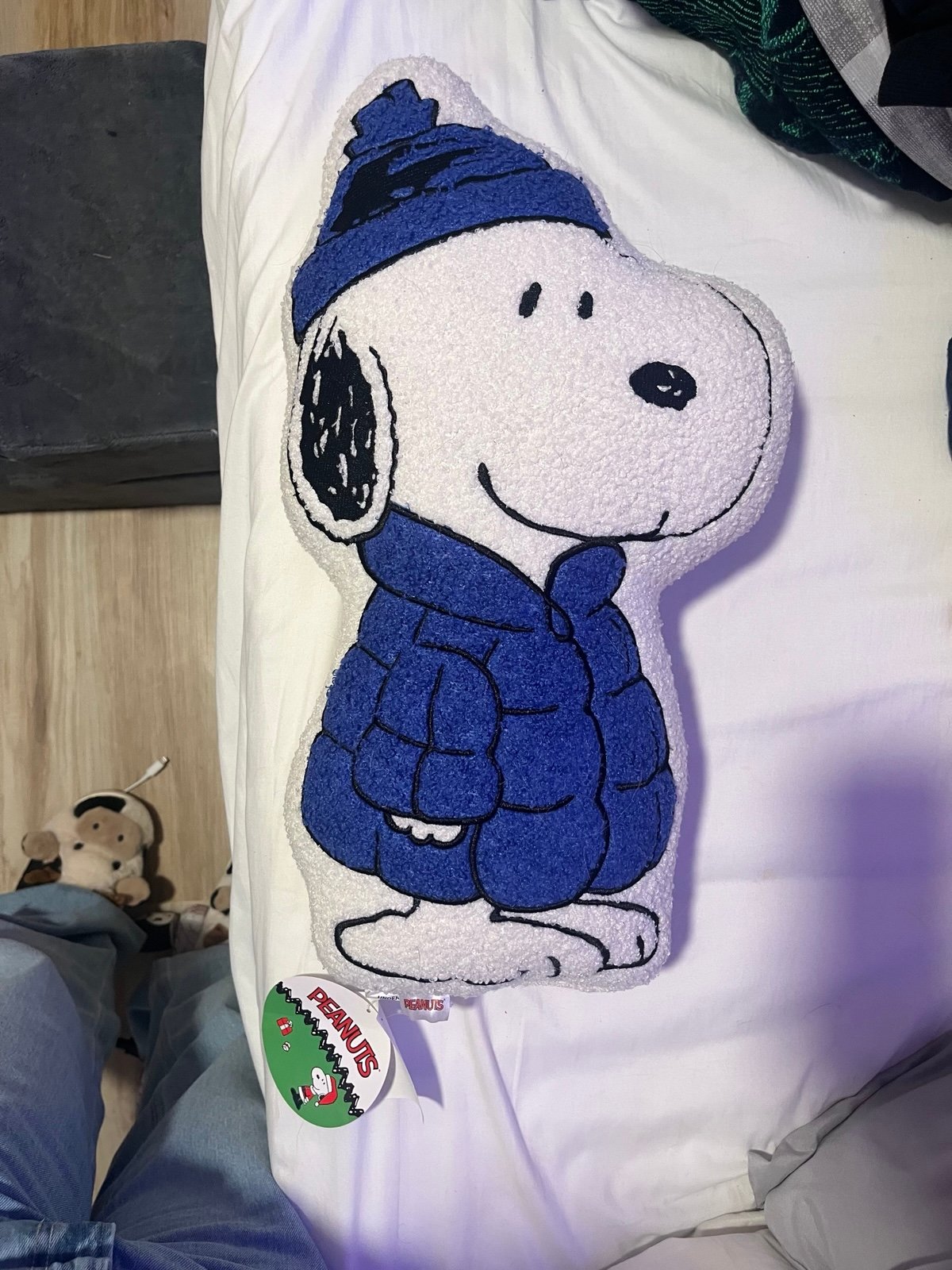 Snoopy pillow with blue puffer