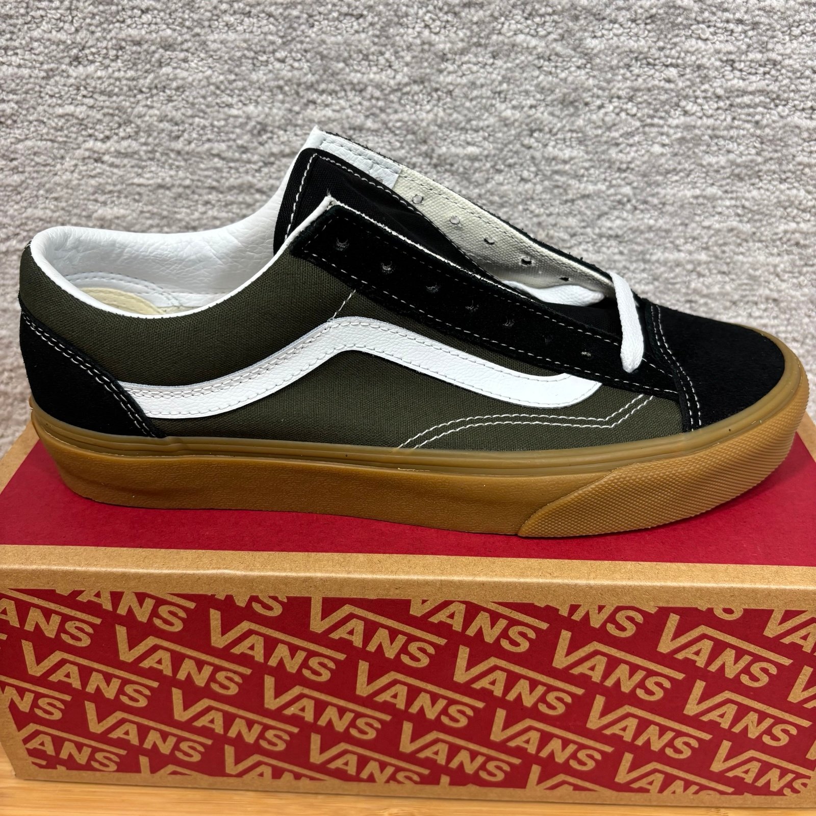 VANS Men Sz 8 Woman 9.5 Low Sidestripe Gum Green Black Skate Sneakers Style 36