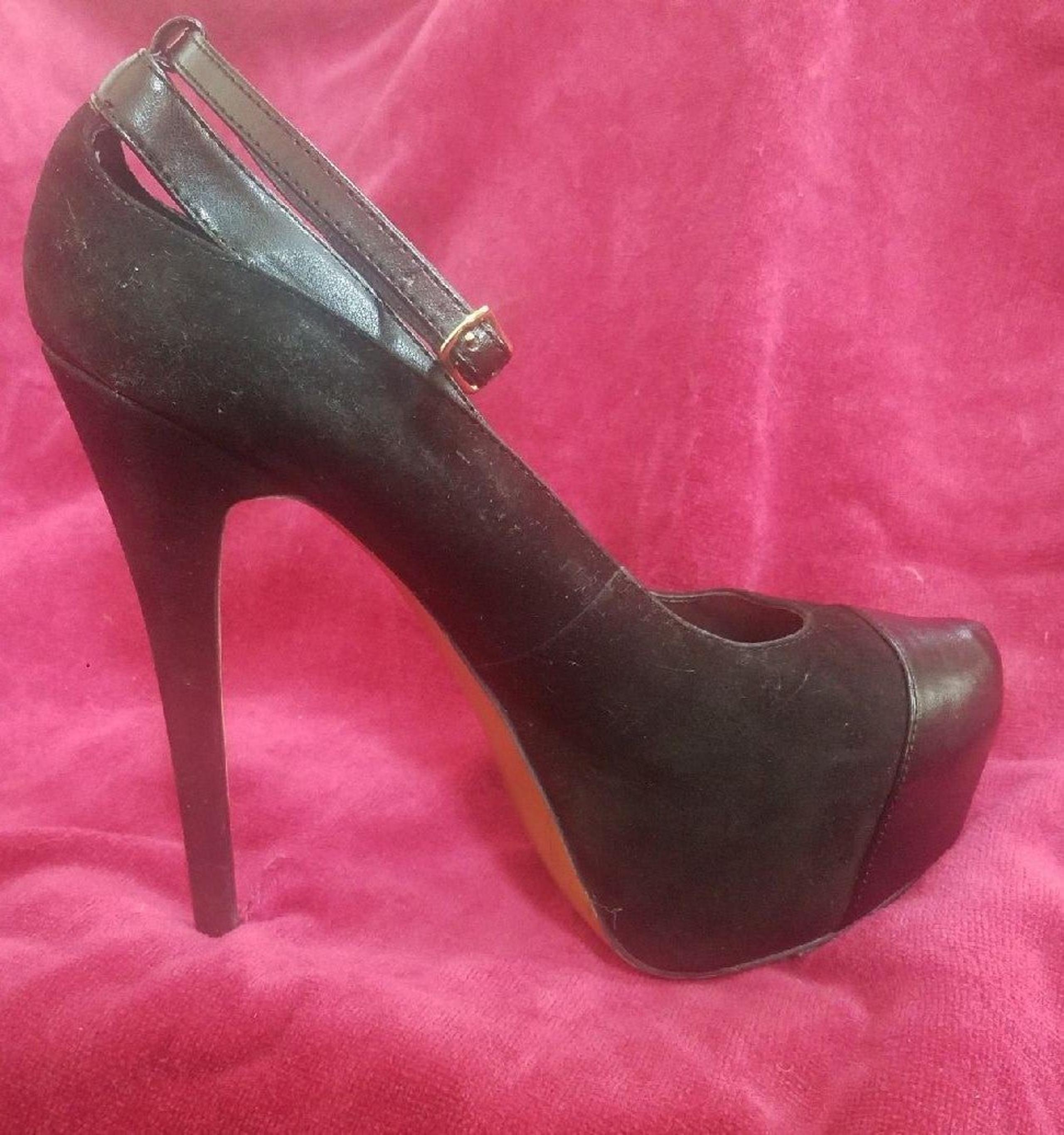 H by Halston; Womens shoes size 9.5M