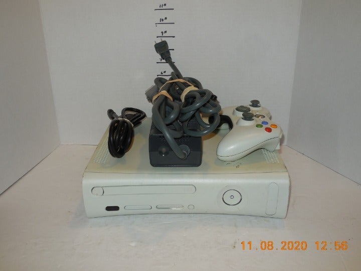 Microsoft Xbox 360 White Game System