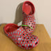 Vineyard Vines Holiday Crocs Classc Clog WHALE Jibbitz Sz Men’s 10 NEW