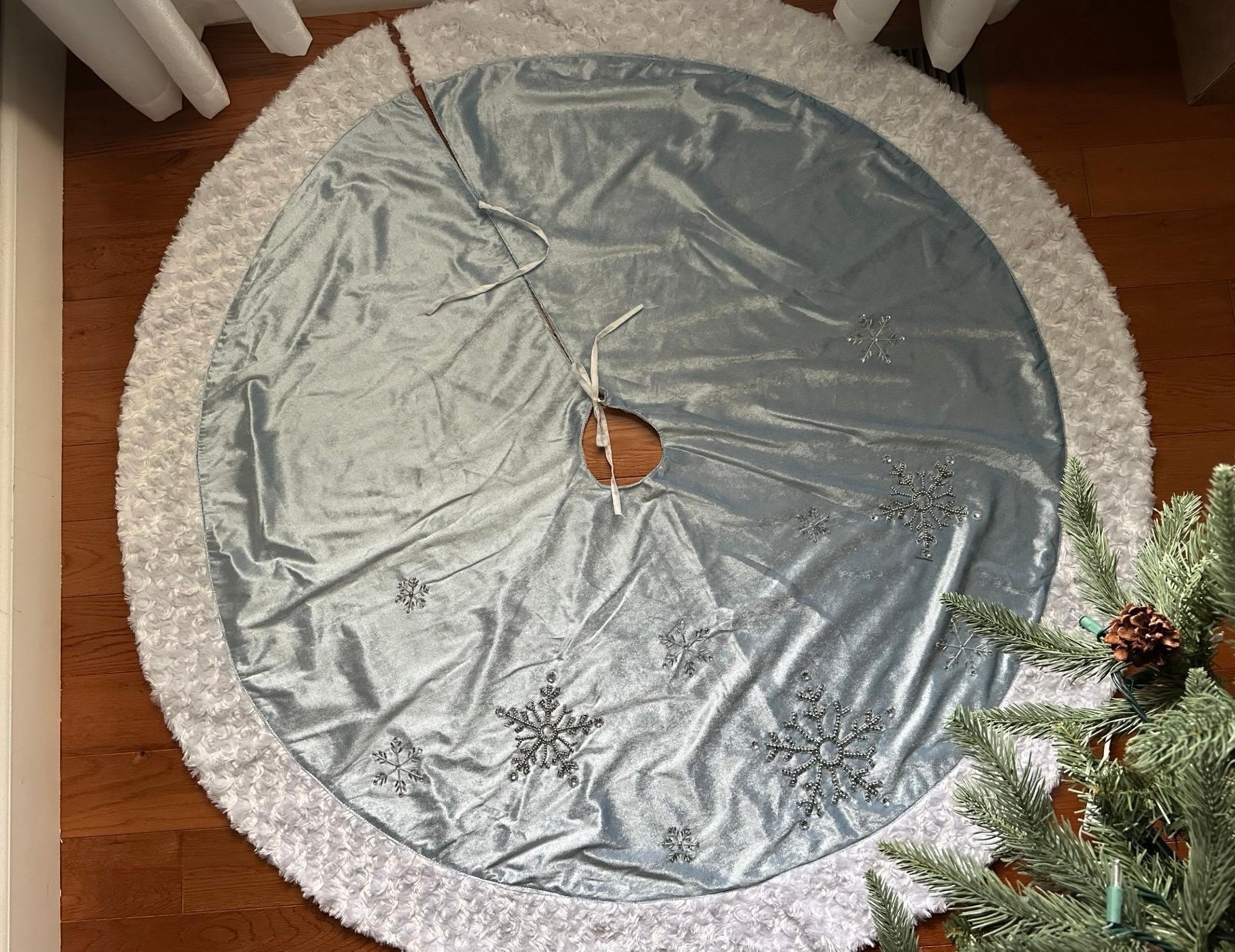 47” Christmas tree skirt and decor.