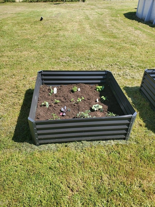NEW 4x4x1.5FT Metal Raised Garden Bed, Outdoor Elevated Box Planter