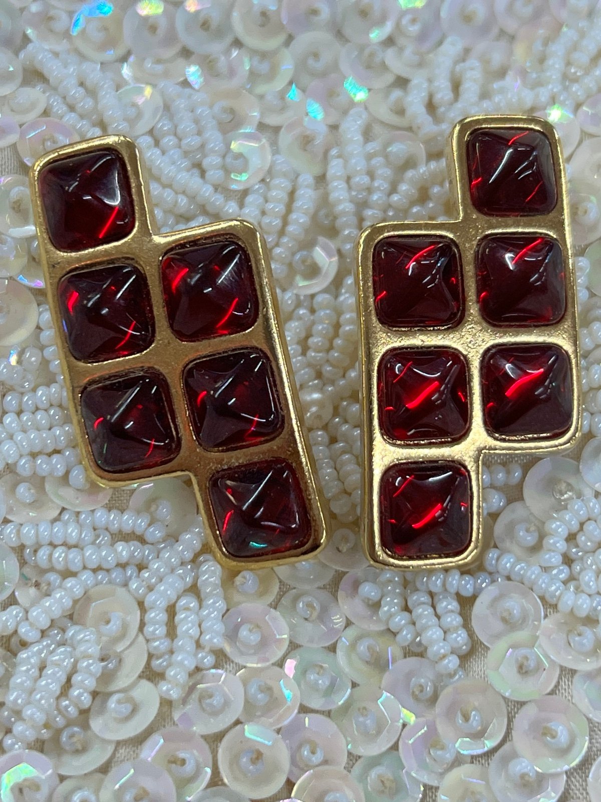 YSL (Yves Saint Laurent) Vintage beautiful clip on earrings.